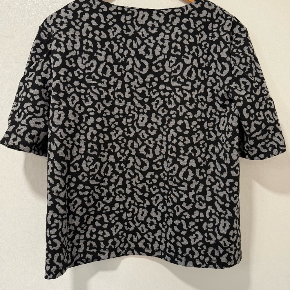 Banana Republic Black and Gray Boxy Short Sleeve Tee